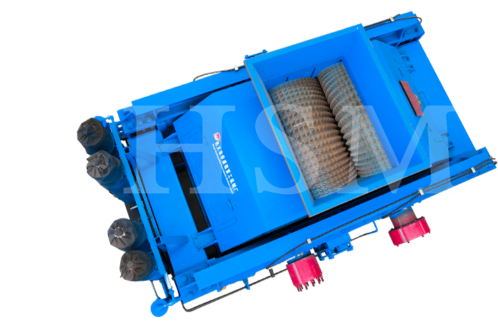 齒輥破碎機(jī)對(duì)輥破碎機(jī)、河卵石制砂機(jī)、石頭制砂機(jī)海報(bào)圖