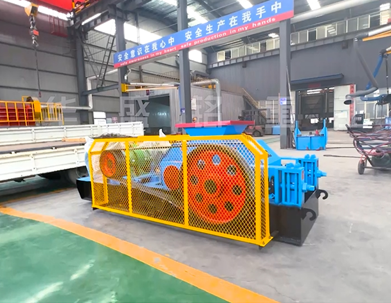 2PGT600x400對輥破碎機發(fā)貨現場