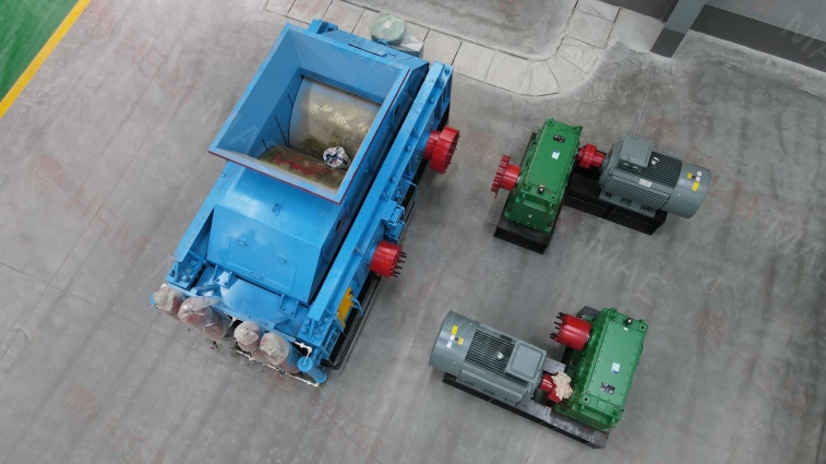 華盛銘對(duì)輥破碎機(jī)技術(shù)升級(jí) 助力鵝卵石制砂穩(wěn)定生產(chǎn)