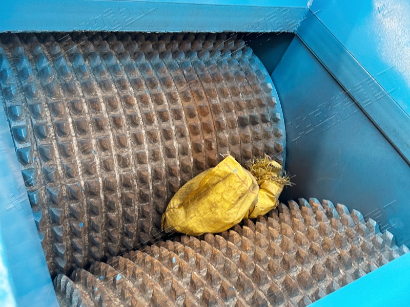 結(jié)塊物料破碎機(jī) 輥齒細(xì)節(jié)